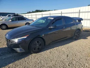 Hyundai Elantra 2.0L 4 2023