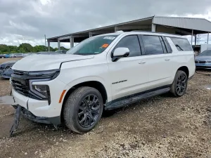 Chevrolet Suburban 5.3L 8 2025