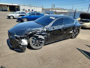 Lexus IS 2.0L 4 2024