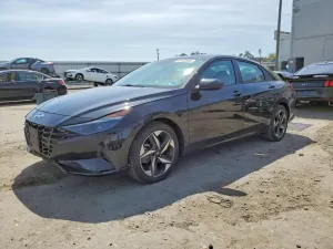 Hyundai Elantra 2.0L 4 2023
