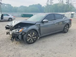 Nissan Altima 2.5L 4 2019