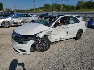 Volkswagen Jetta 1.4L 4 2021