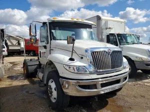 International DuraStar / 4000 7.6L 6 2013