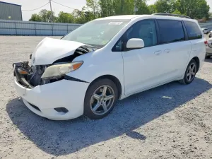 Toyota Sienna 3.5L 6 2013