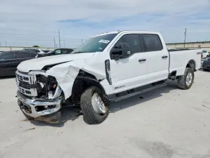 Ford F-250 6.7L 8 2025