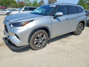 Toyota Highlander 3.5L 6 2021