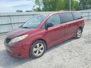 Toyota Sienna 3.5L 6 2013