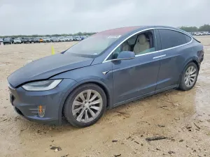 Tesla Model X 2020