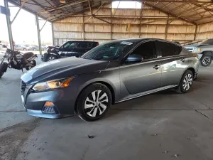 Nissan Altima 2.5L 4 2020
