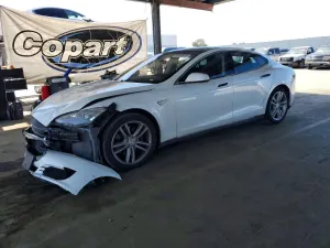 Tesla Model S 2015