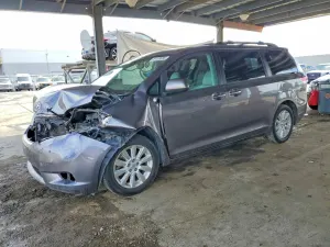 Toyota Sienna 3.5L 6 2013