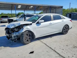 Hyundai Elantra 2.0L 4 2022