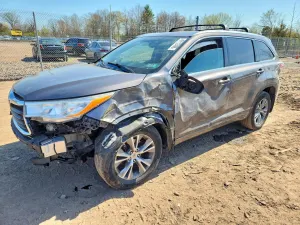 Toyota Highlander 3.5L 6 2015