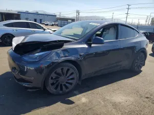 Tesla Model Y 2025