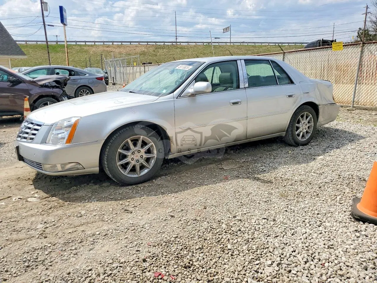 Cadillac DTS 4.6L 8 2010