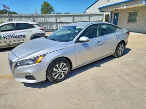 Nissan Altima 2.5L 4 2019