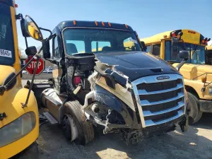 Freightliner Cascadia 12.8L 6 2024