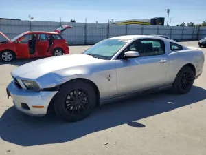 Ford Mustang 3.7L 6 2012