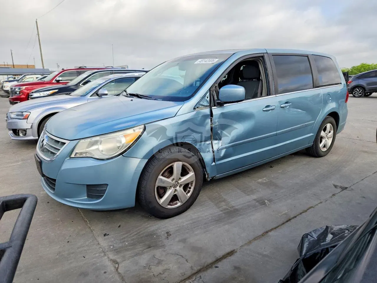 Volkswagen Routan 3.8L 6 2010