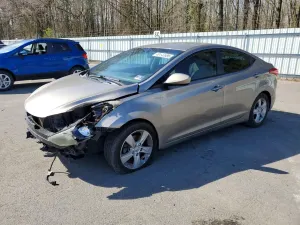 Hyundai Elantra 1.8L 4 2013