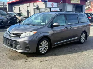 Toyota Sienna 3.5L 6 2019
