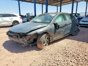 Hyundai Elantra 2.0L 4 2024