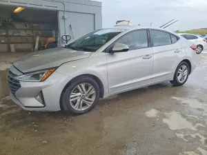 Hyundai Elantra 2.0L 4 2020