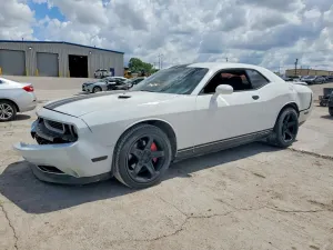 Dodge Challenger 5.7L 8 2014