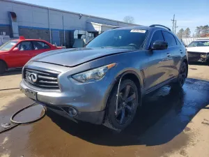 Infiniti QX70 3.7L 6 2015