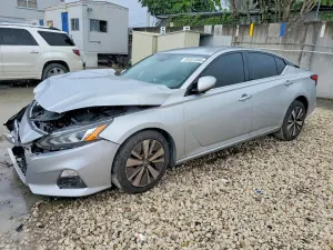 Nissan Altima 2.5L 4 2021