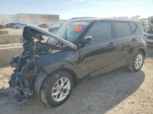 Kia Soul 2.0L 4 2025