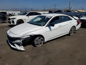 Hyundai Elantra 2.0L 4 2025