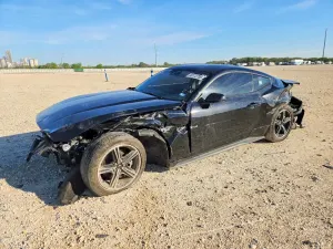 Ford Mustang 2.3L 4 2024