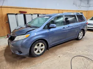 Toyota Sienna 3.5L 6 2015