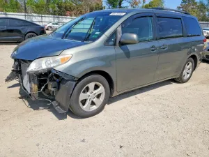 Toyota Sienna 3.5L 6 2014