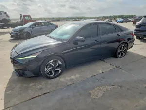 Hyundai Elantra 2.0L 4 2023