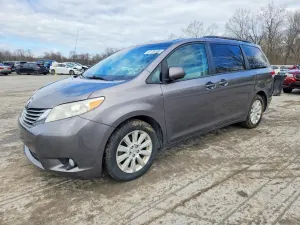 Toyota Sienna 3.5L 6 2014