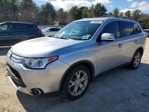 Mitsubishi Outlander 2.4L 4 2015
