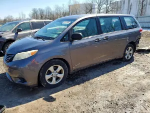 Toyota Sienna 3.5L 6 2011