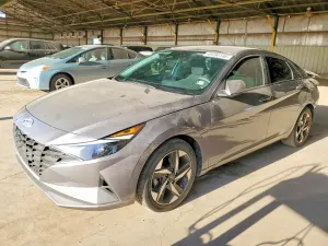 Hyundai Elantra 2.0L 4 2023