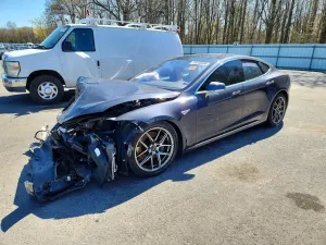 Tesla Model S 2016