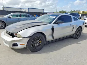 Ford Mustang 3.7L 6 2012