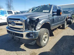 Ford F-250 6.2L 8 2015