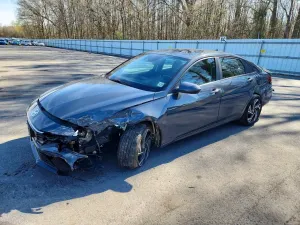 Hyundai Elantra 2.0L 4 2024