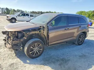 Toyota Highlander 3.5L 6 2019