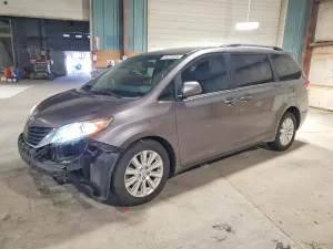 Toyota Sienna 3.5L 6 2011