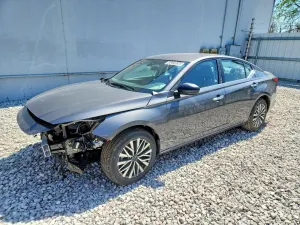 Nissan Altima 2.5L 4 2025