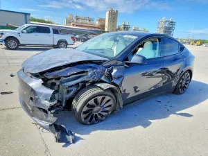 Tesla Model Y 2024