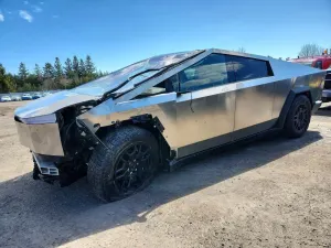 Tesla Cybertruck 2025
