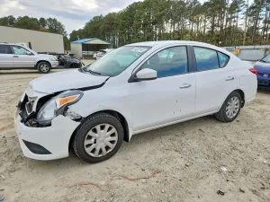 Nissan Versa 1.6L 4 2015